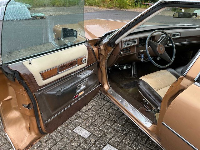 1975 cadillac fleetwood station personenauto - afbeelding 19 van  40