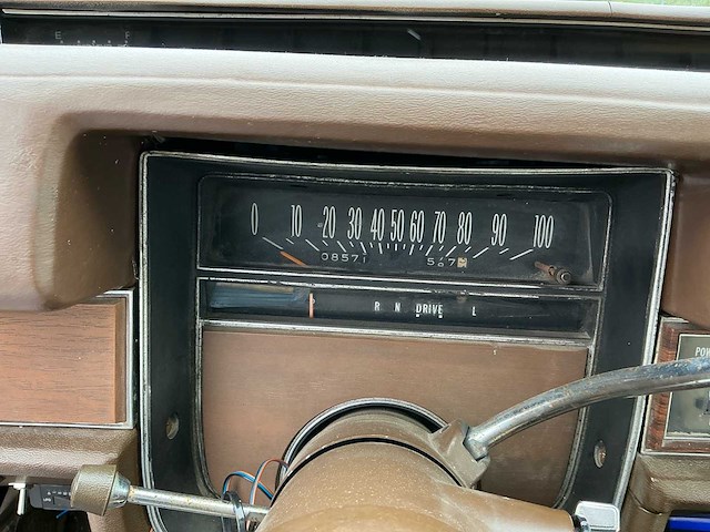 1975 cadillac fleetwood station personenauto - afbeelding 22 van  40