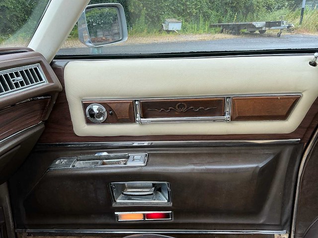 1975 cadillac fleetwood station personenauto - afbeelding 27 van  40