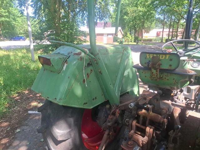 1975 fendt farmer 4s turbomatic tweewielaangedreven landbouwtractor - afbeelding 11 van  21