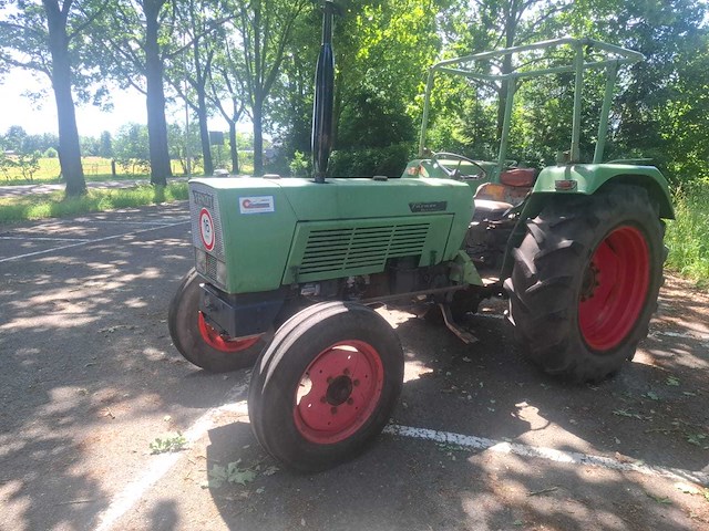 1975 fendt farmer 4s turbomatic tweewielaangedreven landbouwtractor - afbeelding 1 van  21