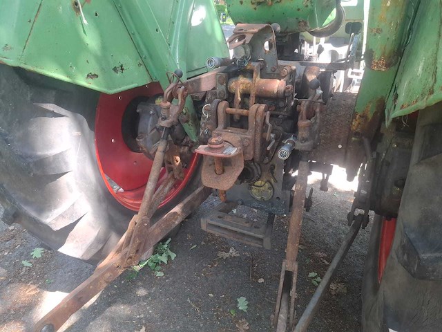 1975 fendt farmer 4s turbomatic tweewielaangedreven landbouwtractor - afbeelding 14 van  21