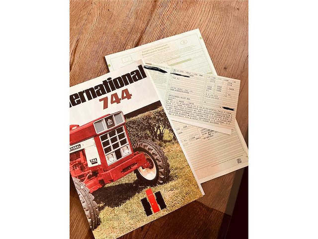 1975 international 744 allrad vierwielaangedreven landbouwtractor - afbeelding 13 van  20