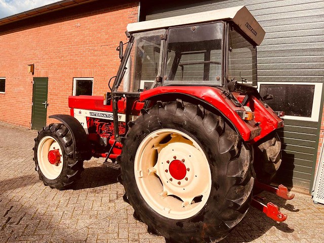 1975 international 744 allrad vierwielaangedreven landbouwtractor - afbeelding 14 van  20