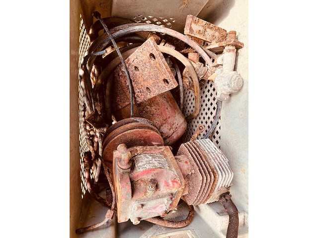 1975 international 744 allrad vierwielaangedreven landbouwtractor - afbeelding 4 van  6