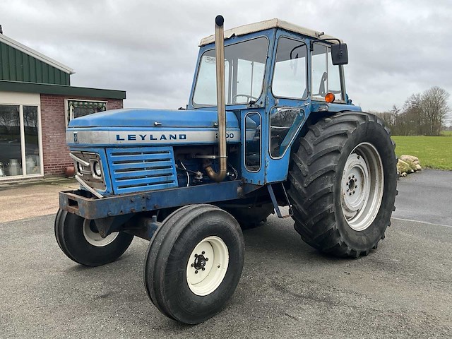1975 leyland 2100 tweewielaangedreven landbouwtractor - afbeelding 1 van  23