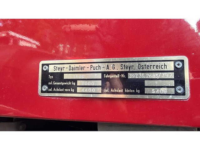 1975 steyr 1400 vierwielaangedreven landbouwtractor - afbeelding 3 van  11