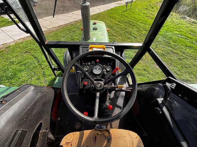 1976 - john deere - 2130 - 2-wheel drive tractor - afbeelding 2 van  22