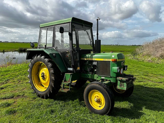 1976 - john deere - 2130 - 2-wheel drive tractor - afbeelding 5 van  22