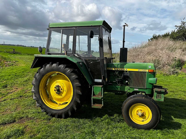 1976 - john deere - 2130 - 2-wheel drive tractor - afbeelding 6 van  22