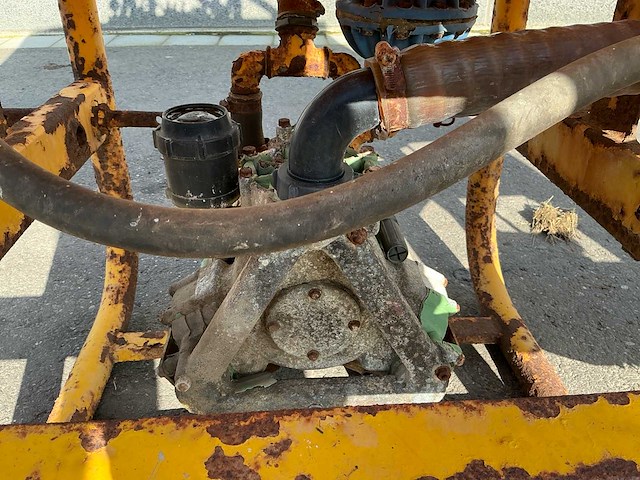 1976 dubex 6 veldspuit - afbeelding 2 van  6