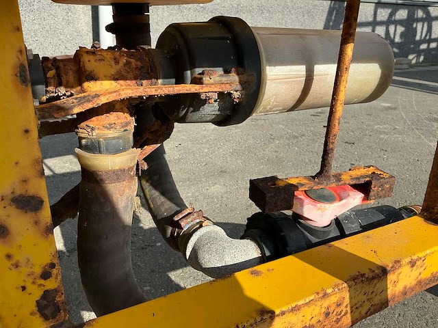 1976 dubex 6 veldspuit - afbeelding 3 van  6