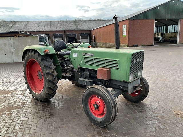 1976 fendt farmer 102 s tweewielaangedreven landbouwtractor - afbeelding 12 van  18