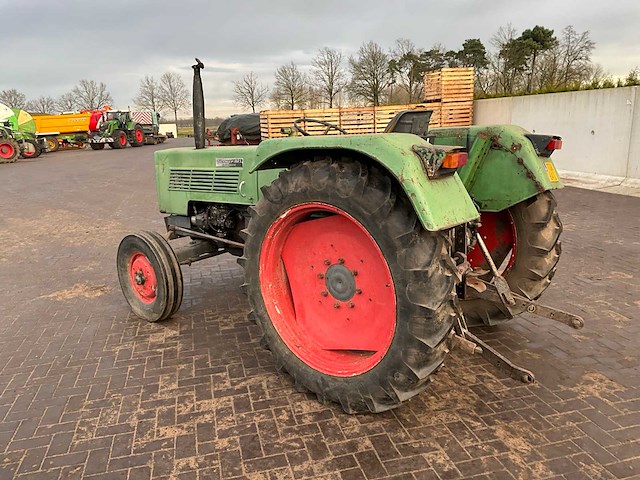1976 fendt farmer 102 s tweewielaangedreven landbouwtractor - afbeelding 16 van  18