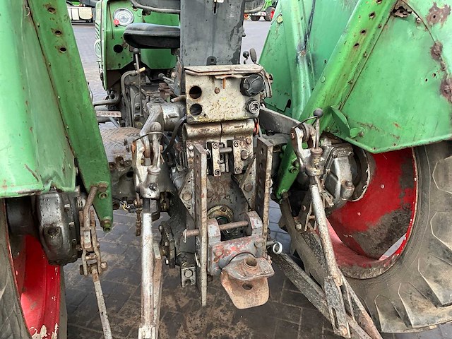 1976 fendt farmer 102 s tweewielaangedreven landbouwtractor - afbeelding 18 van  18
