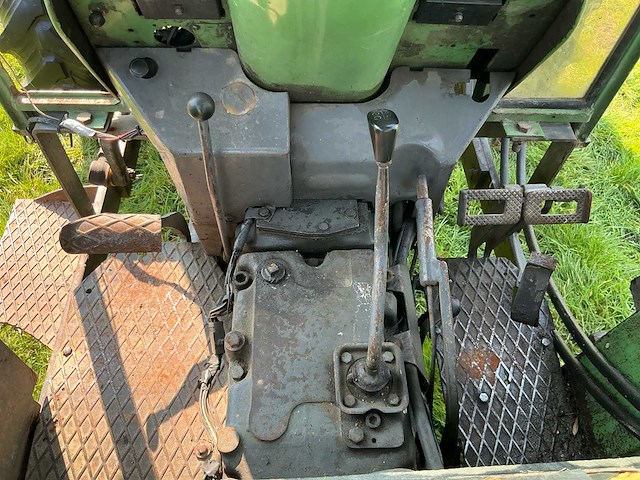 1976 fendt farmer 105 sa vierwielaangedreven landbouwtractor - afbeelding 1 van  9
