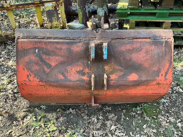 1976 fendt farmer 105 sa vierwielaangedreven landbouwtractor - afbeelding 7 van  9