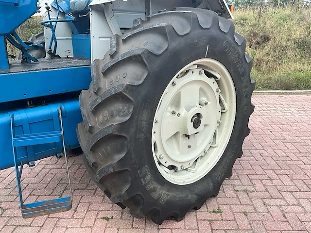 1976 ford 8700 oldtimer tractor - afbeelding 17 van  33