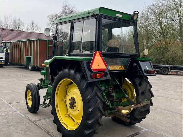 1976 john deere 2130 tweewielaangedreven landbouwtractor - afbeelding 2 van  2