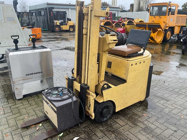 1976 steel muli elektrische vorkheftruck - afbeelding 1 van  10