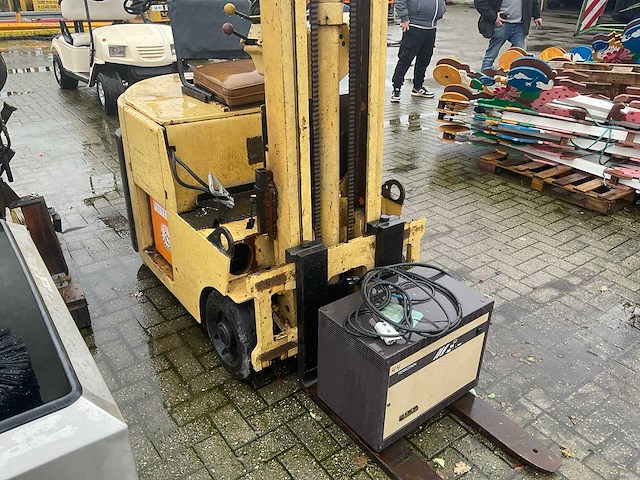 1976 steel muli elektrische vorkheftruck - afbeelding 4 van  10