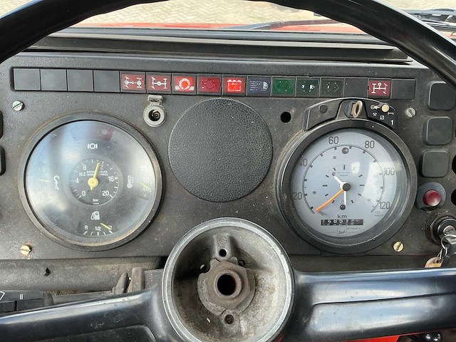 1976 unimog 425.141 u1500 vierwielaangedreven landbouwtractor - afbeelding 42 van  53