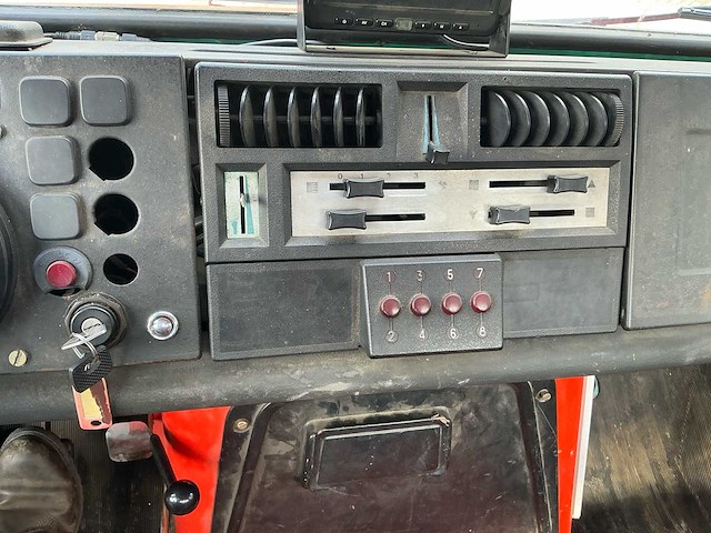 1976 unimog 425.141 u1500 vierwielaangedreven landbouwtractor - afbeelding 43 van  53