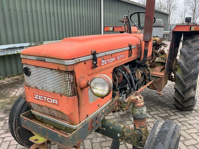 1976 zetor 5711 oldtimer tractor - afbeelding 10 van  24