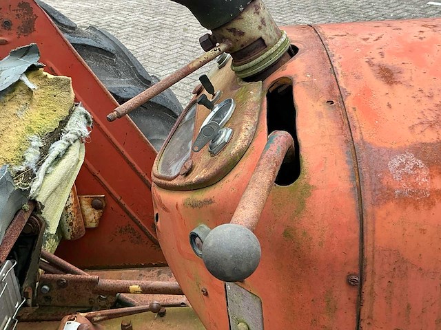 1976 zetor 5711 oldtimer tractor - afbeelding 22 van  24