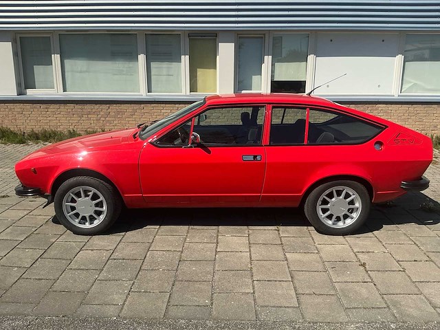 1977 alfa romeo alfetta 2000 gtv 2.0 berlina personenauto - afbeelding 12 van  45