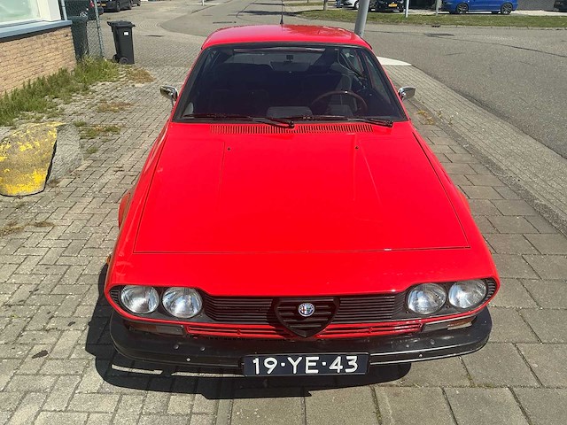 1977 alfa romeo alfetta 2000 gtv 2.0 berlina personenauto - afbeelding 43 van  45