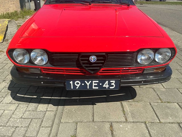 1977 alfa romeo alfetta 2000 gtv 2.0 berlina personenauto - afbeelding 44 van  45