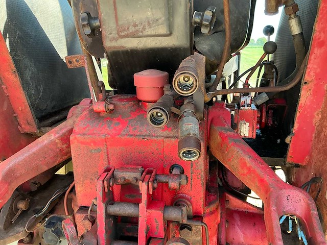 1977 case international 633 tweewielaangedreven landbouwtractor - afbeelding 3 van  18