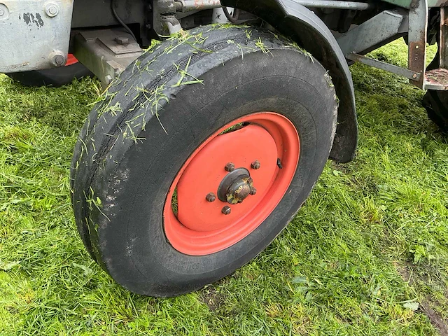1977 fendt farmer 103s turbomatik fw138s tweewielaangedreven landbouwtractor - afbeelding 1 van  29