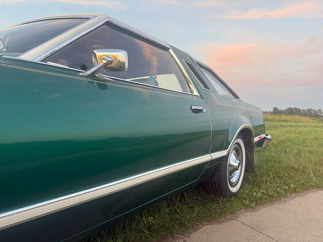 1977 ford thunderbird coupé personenauto - afbeelding 24 van  35
