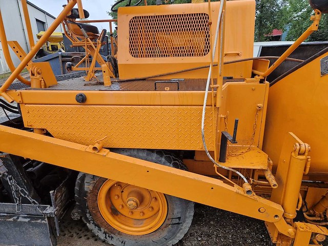 1977 hoes 6000 asfalteermachine - afbeelding 5 van  18
