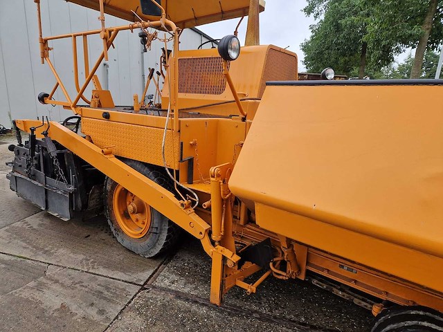 1977 hoes 6000 asfalteermachine - afbeelding 12 van  18