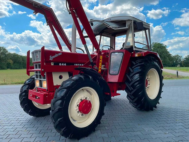 1977 international 644 allrad synchron oldtimer tractor - afbeelding 16 van  82