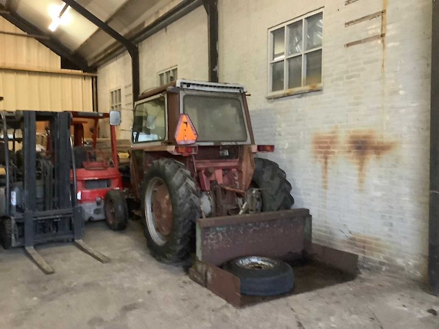 1977 massey ferguson 550 tweewielaangedreven landbouwtractor - afbeelding 8 van  8