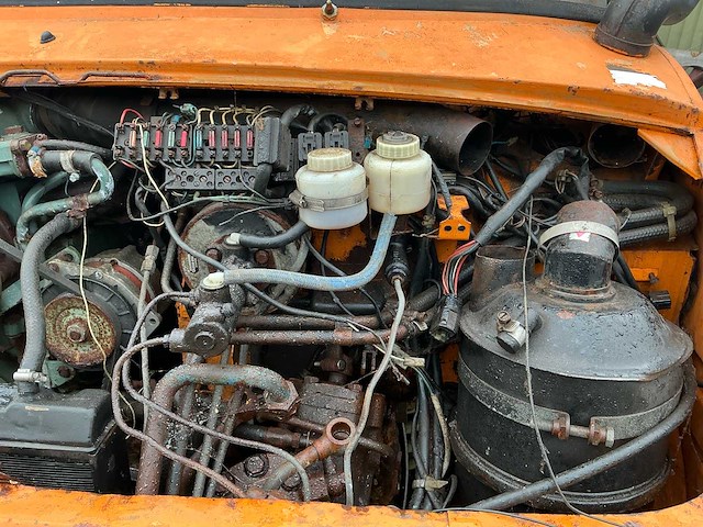 1977 mercedes benz unimog 406 vierwielaangedreven landbouwtractor - afbeelding 4 van  49