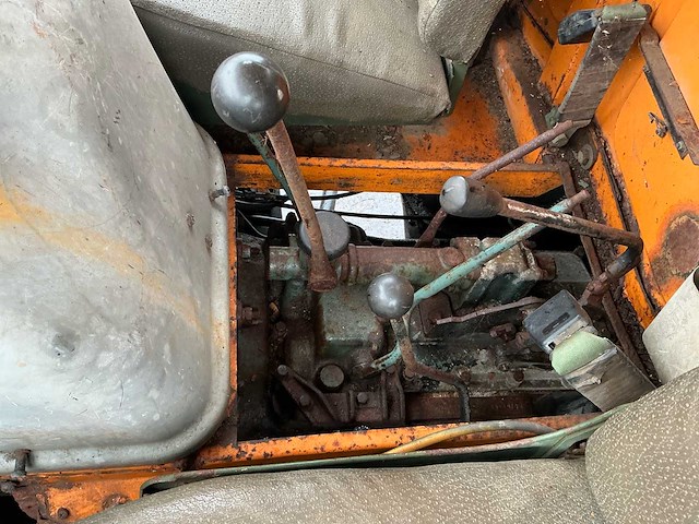 1977 mercedes benz unimog 406 vierwielaangedreven landbouwtractor - afbeelding 26 van  49
