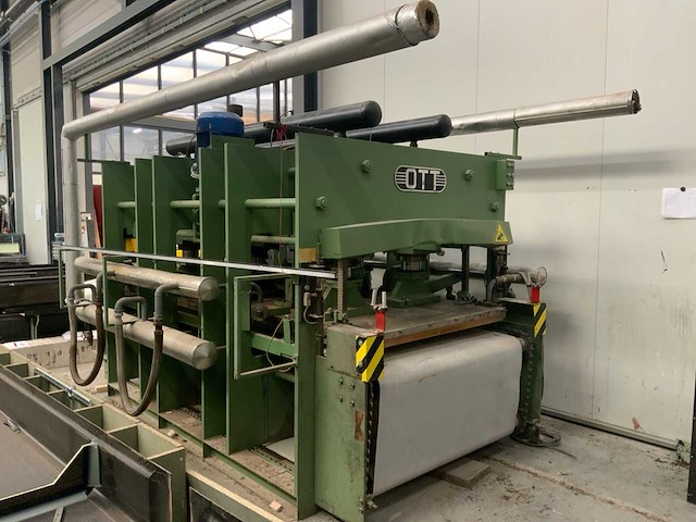 1977 paul ott kg d99/270 hydraulische warmtepers met pompkast - afbeelding 1 van  32