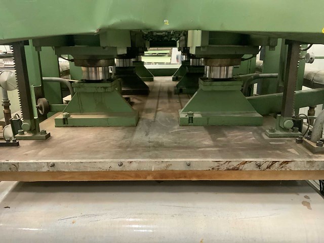 1977 paul ott kg d99/270 hydraulische warmtepers - afbeelding 27 van  32