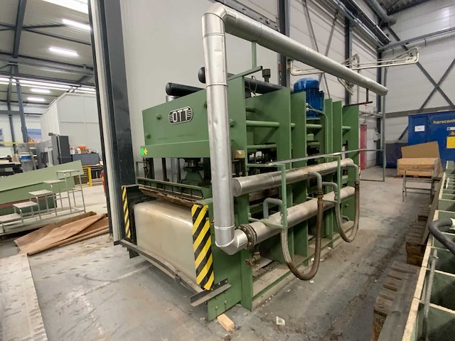 1977 paul ott kg d99/270 hydraulische warmtepers - afbeelding 29 van  32