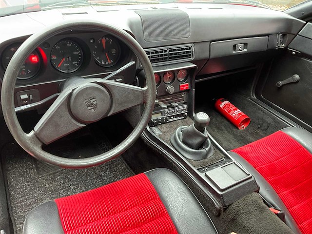 1977 porsche 924 personenauto - afbeelding 33 van  48