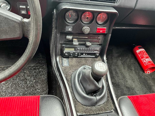 1977 porsche 924 personenauto - afbeelding 4 van  48