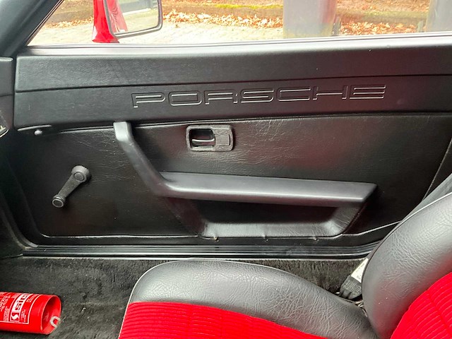 1977 porsche 924 personenauto - afbeelding 43 van  48