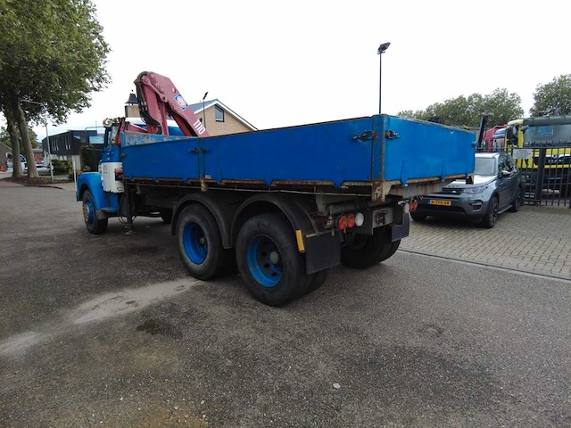 1977 scania 86 ls86s50 6x2 3-zijdige kipper met hmf 1110 laadkraan - afbeelding 11 van  14