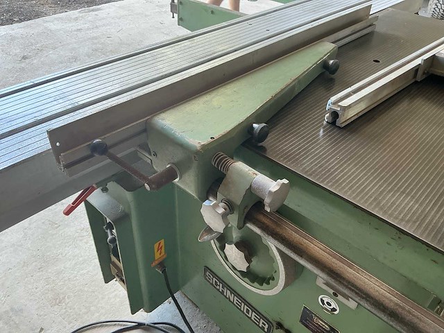1977 schneider fk-1 formaatcirkelzaagmachine - afbeelding 11 van  19