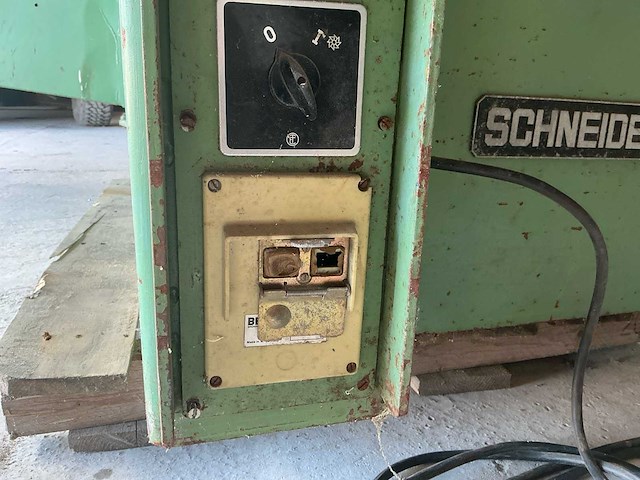1977 schneider fk-1 formaatcirkelzaagmachine - afbeelding 15 van  19
